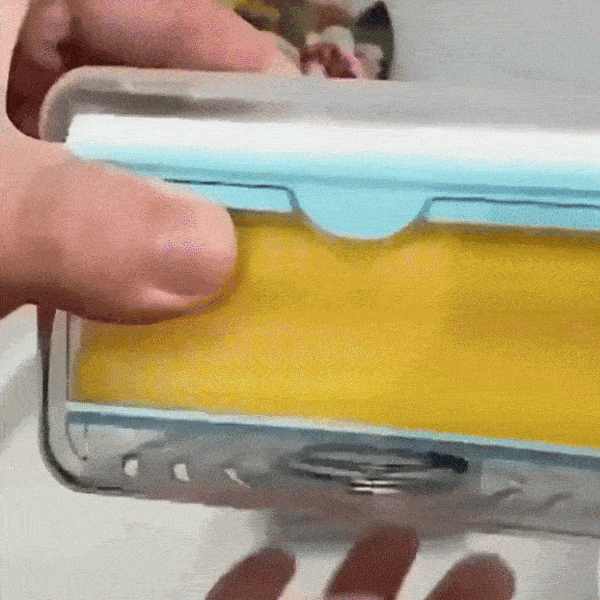 Dispenser i sapunit në veprim