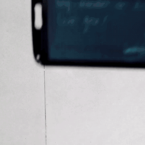 Fëmijë duke përdorur WHIZZPAD